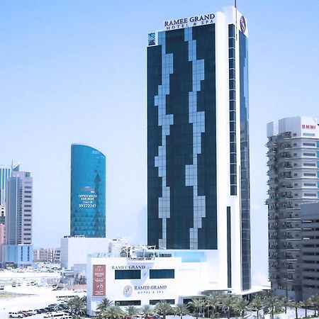 Ramee Grand Hotel And Spa Μανάμα Εξωτερικό φωτογραφία The hotel in 2011