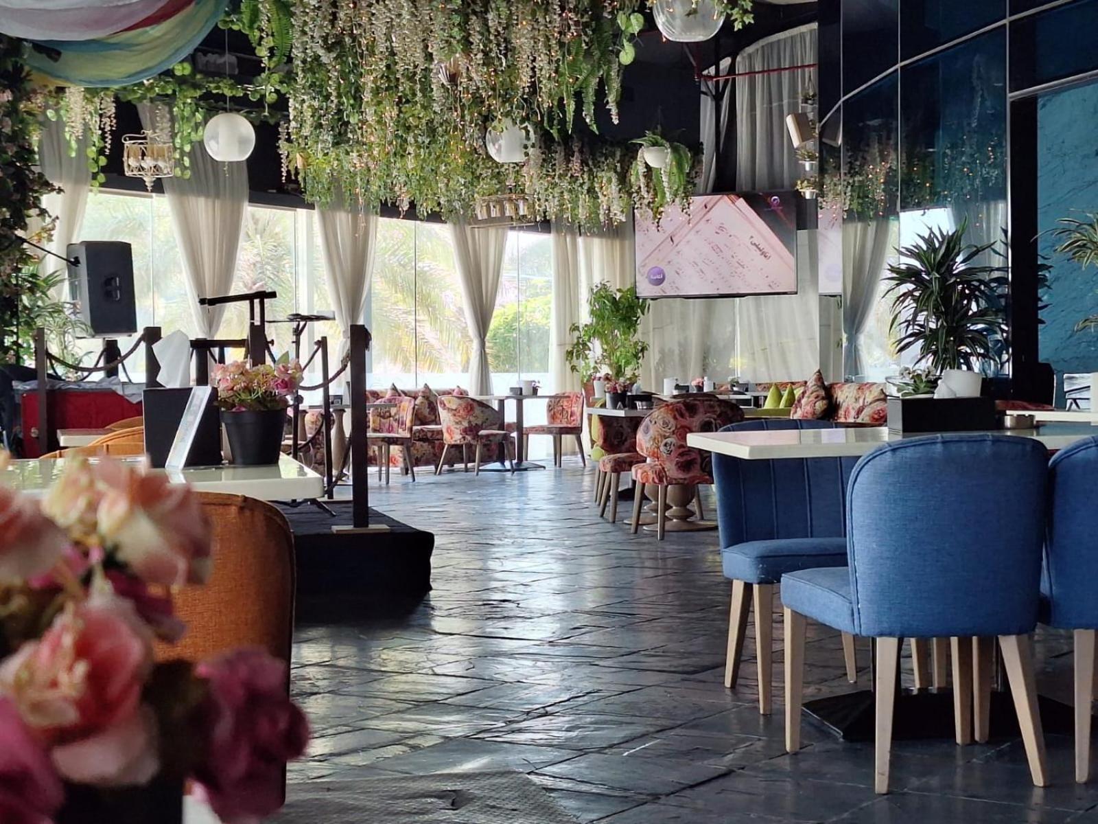 Ramee Grand Hotel And Spa Μανάμα Εξωτερικό φωτογραφία Interior of the restaurant