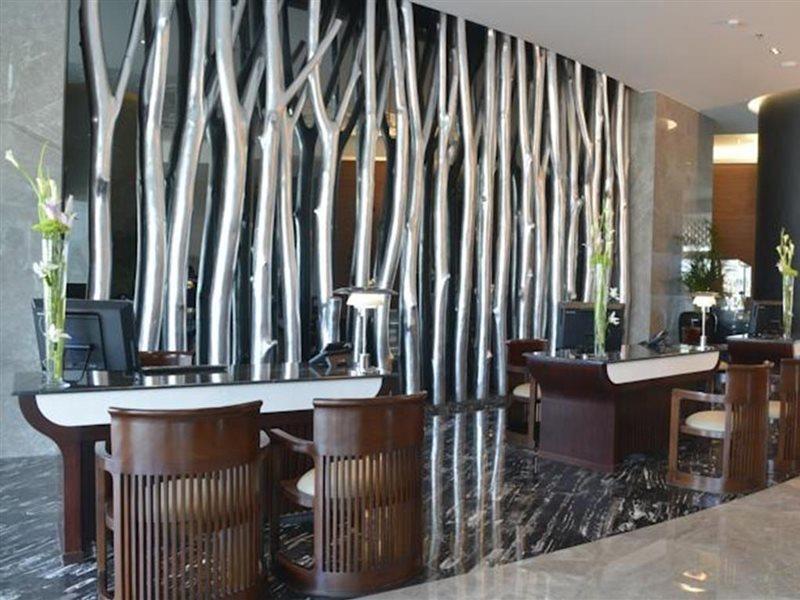 Ramee Grand Hotel And Spa Μανάμα Εξωτερικό φωτογραφία The lobby of the hotel